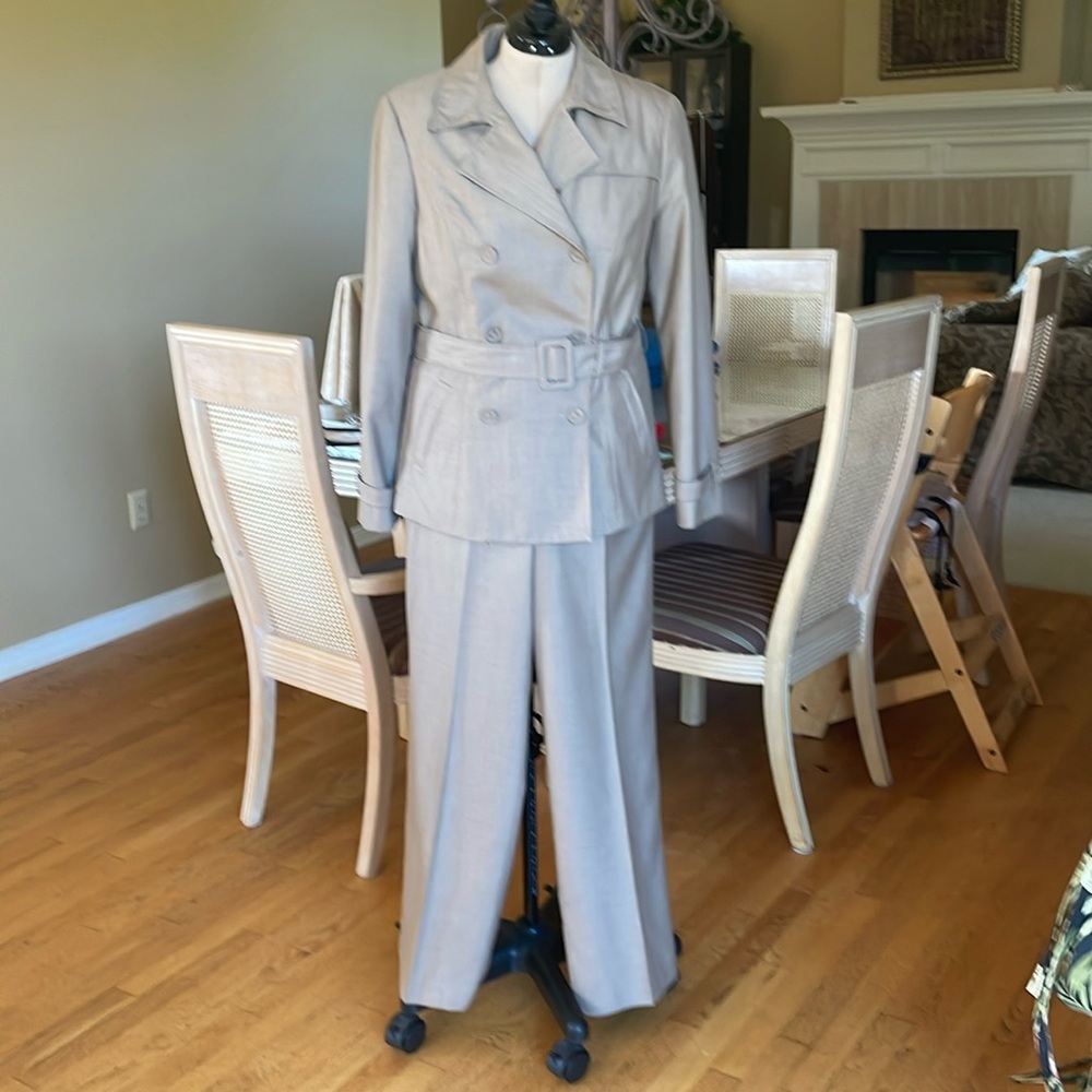 Ladies pantsuit in light brown with interesting details